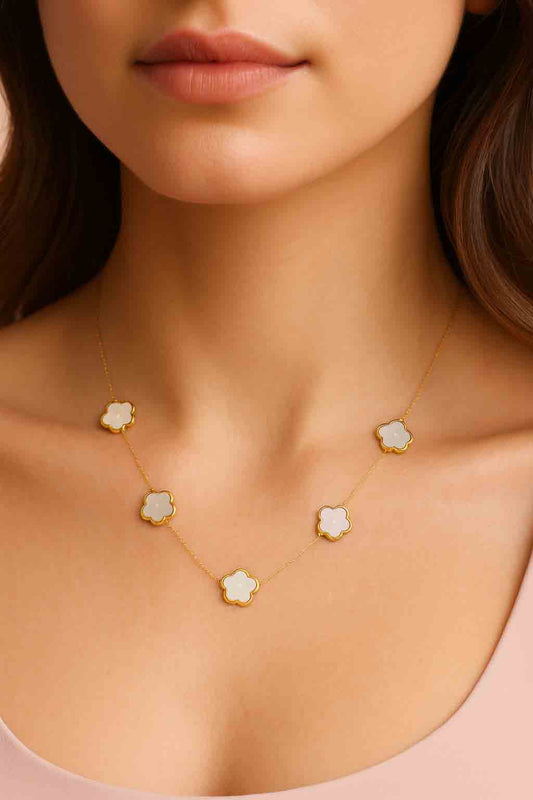 White Meadow Flower Necklace