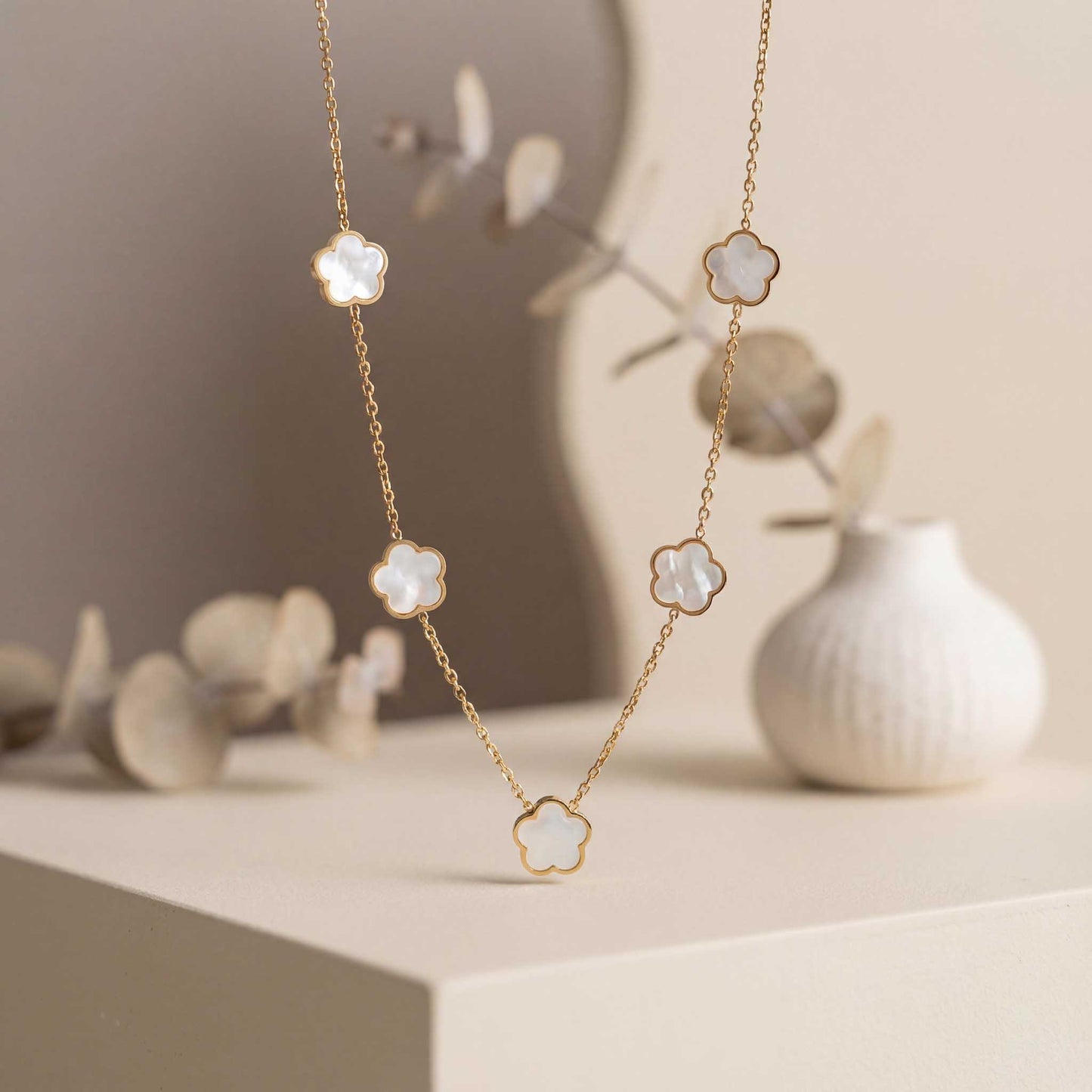 White Meadow Flower Necklace