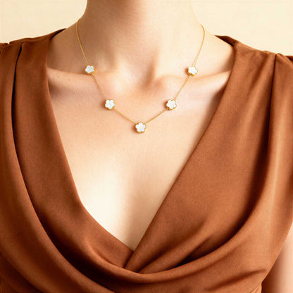 White Meadow Flower Necklace