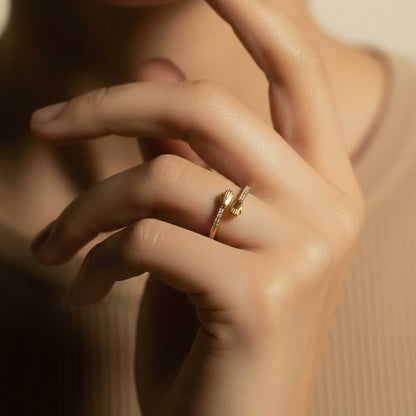 Hug Design Diamond Ring