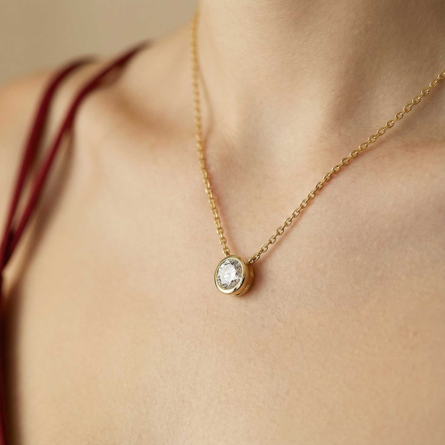 Minimalist Round Diamond Necklace